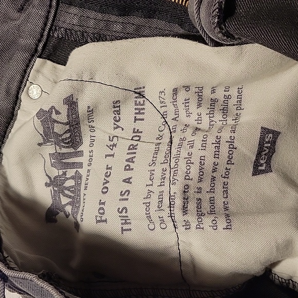 Men's Levi Jeans - Picture 4 of 10